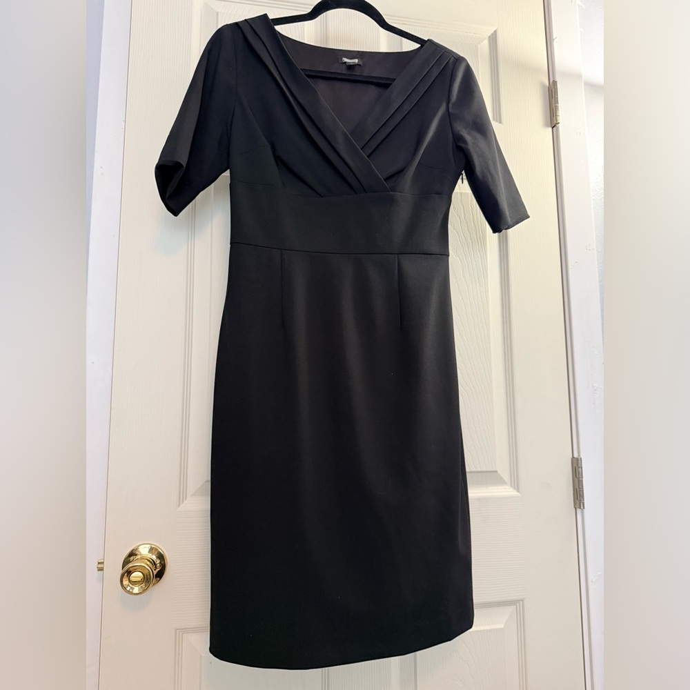 Ann Taylor Virgin Wool
Gabardine Black Half Sleeve Surplice
Neck Shift Dress 4